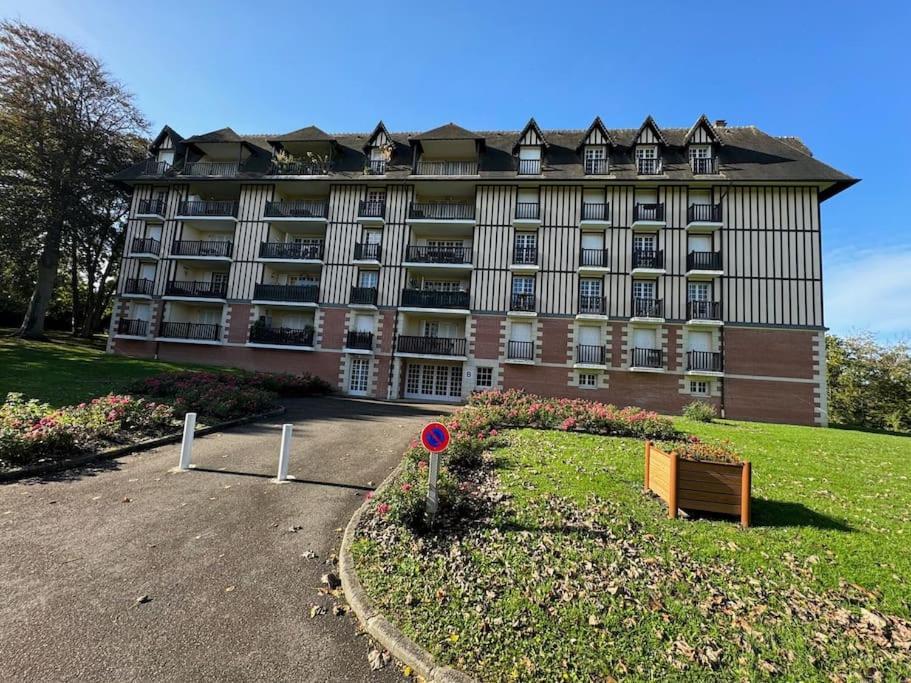Appartement Calme Proche De La Mer Avec Parking Villers-sur-Mer Exteriör bild